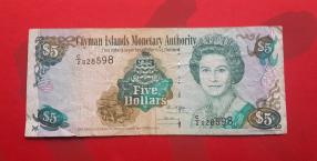 Cayman Islands 5 Dollars 2005 Fine Condition