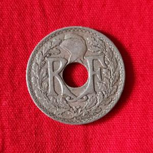 France 10 Centimes 1917 - Copper-Nickel Hole Coin - Dia 21 mm