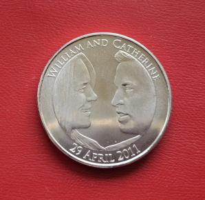 UK 5 Pounds- Qe Ll 2011 Royal Wedding Crown Size Commemorative Coin