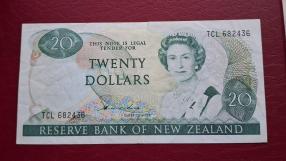 New Zealand 20 Dollars 1981 Fine Condition