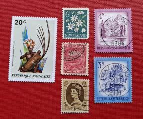 World Stamp Lot 4: in Mixed Condition