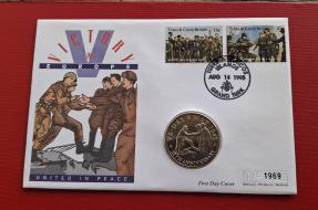 P N C: Turks and Cicos Islands 5 Crown 1995 on The 50th Anniv.Of Ve Day, Crown Size Coin, Limited Edition Cover
