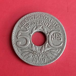 France 5 Centimes 1919 - Copper-Nickel Hole Coin - Dia 17 mm
