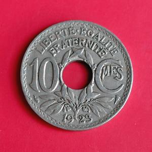 France 10 Centimes 1923 - Copper-Nickel Hole Coin - Dia 21 mm